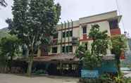 Luar Bangunan 5 Amos Pili Tree Inn powered by Cocotel
