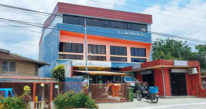 Luar Bangunan RedDoorz @ FJ Hotel Tubungan Iloilo
