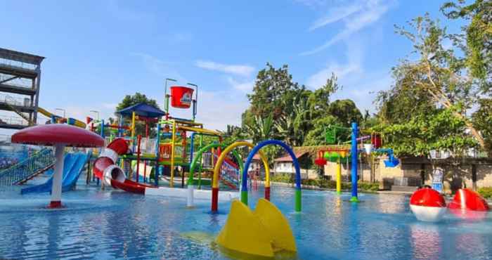 Swimming Pool Hotel Desa Puri Syariah