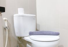 In-room Bathroom 5 Homey and Minimalist 1BR M-Town Signature Apartment By Travelio