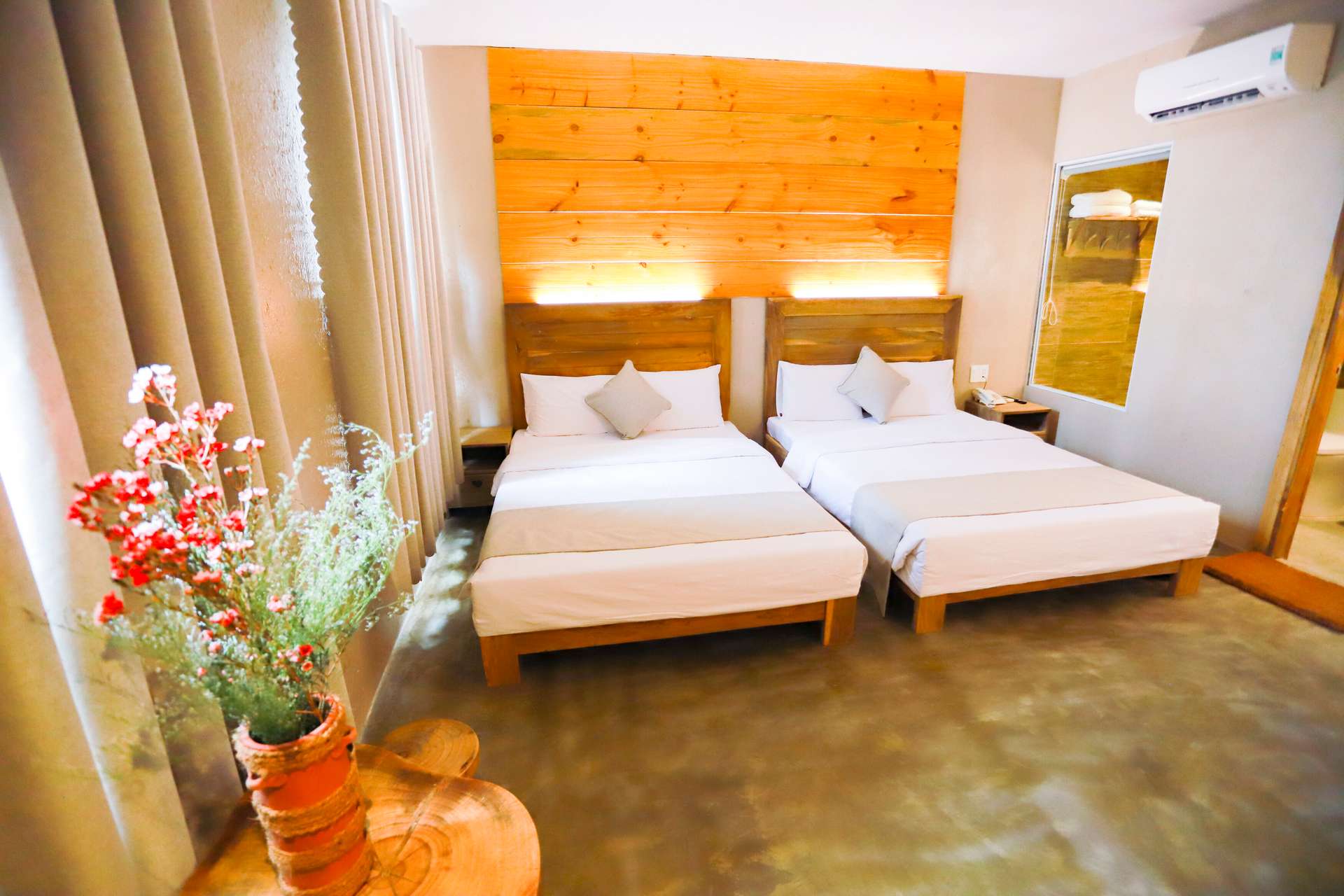 Rustic Hotel Quy Nhon Powered by ASTON khách sạn Quy Nhơn gần biển