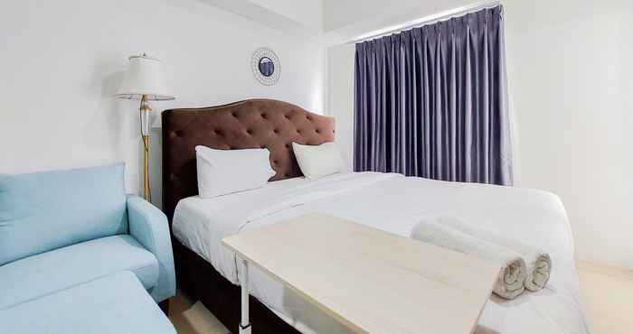 Kamar Tidur Comfortable and Tidy Studio Apartment at Tamansari Bintaro Mansion By Travelio