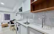 อื่นๆ 3 Comfort and Simply Look 1BR Tamansari Bintaro Mansion Apartment By Travelio