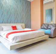 Bedroom 2 RedDoorz near Kemang Square