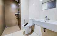 In-room Bathroom 6 Cozy and Comfortable 2BR Tamansari Bintaro Mansion Apartment By Travelio