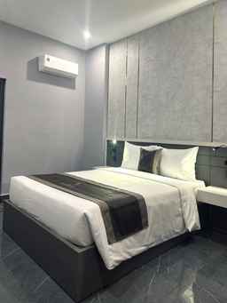 LION 9 HOTEL, USD 33.16
