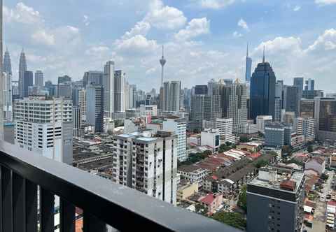 Others Cozy Studio Apartment KLCC & KL Tower View with Balcony @ Chambers Residence