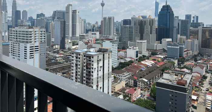 Khác Cozy Studio Apartment KLCC & KL Tower View with Balcony @ Chambers Residence