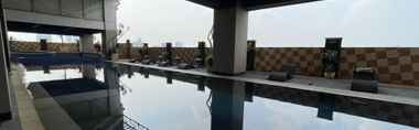 Swimming Pool 2 Apatel Apartemen Mangga Dua Lt. 15 