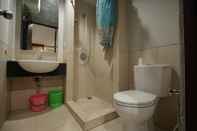 In-room Bathroom Apatel Apartemen Mangga Dua Lt. 15 