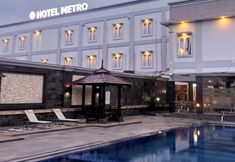 Swimming Pool 2 Hotel Metro Morowali