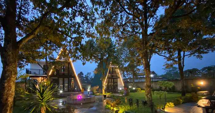 Lobby Kampung Febri Resort