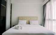 Kamar Tidur 6 Homey and Wonderful 3BR Sky House BSD Apartment By Travelio