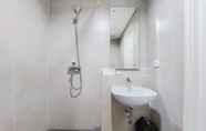 In-room Bathroom 4 Homey and Best Deal 1BR The Ayoma Apartment By Travelio