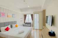 Bedroom Elegant and Good Choice Studio Menteng Park Apartment By Travelio