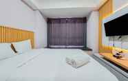 Kamar Tidur 7 Cozy Studio and Well Furnished Collins Boulevard Apartment By Travelio