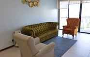 Lobby 3 Tree Family Executive Suite 3 BR /8 PAX Gurney