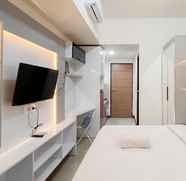 Lobby 4 Homey and Cozy Living Studio Vida View Makassar Apartment By Travelio