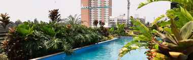 Kolam Renang 2 Comfort Stay 1BR at Apartment Tuscany Residences By Travelio