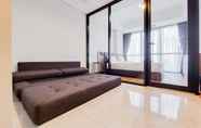 อื่นๆ 3 Homey and Comfort Living 1BR The Smith Alam Sutera Apartment By Travelio