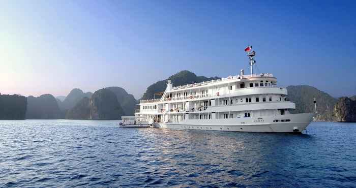 Bangunan The Au Co Cruise