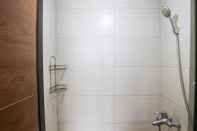 In-room Bathroom Serene 2BR at Apartment Gateway Pasteur By Travelio