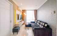 Ruang untuk Umum 7 Comfort and Elegant 2BR Apartment at FX Residence By Travelio