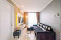 Ruang untuk Umum Comfort and Elegant 2BR Apartment at FX Residence By Travelio