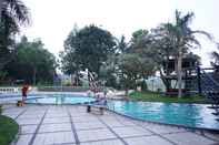 Swimming Pool Soelis Condotel U901 Marbella Bandung