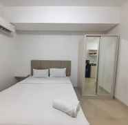 Bilik Tidur 4 Homey and Good Choice Studio at Barsa City Apartment By Travelio