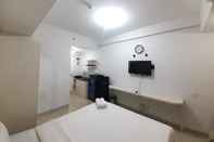 Lobi Homey and Good Choice Studio at Barsa City Apartment By Travelio