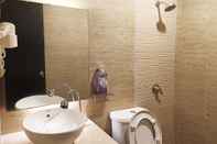 Toilet Kamar Glow Hotel