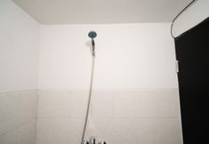 其他 6 Comfy and Homey 2BR Apartment at Suncity Residence By Travelio