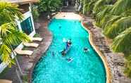 Swimming Pool 4 Beaver Club Homestay