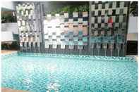 Swimming Pool Neu Suites by PapayaStay