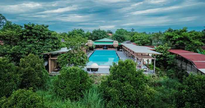 สระว่ายน้ำ Peam Snea Resort Kampot