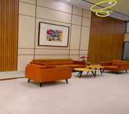 Lobby 2 Apartemen Transpark Juanda Bekasi by Nusalink