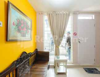 Sảnh chờ 2 Bintaro Guest House near RS Pondok Indah Bintaro RedPartner