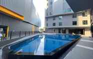 Kolam Renang 6 9D City & 9D Express Hotel