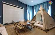 Kamar Tidur 6 Private Studio in Bungalow by LilyandLoft