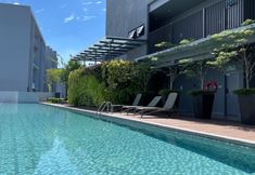 Swimming Pool 5 Millerz Square Kuala Lumpur By Synergy