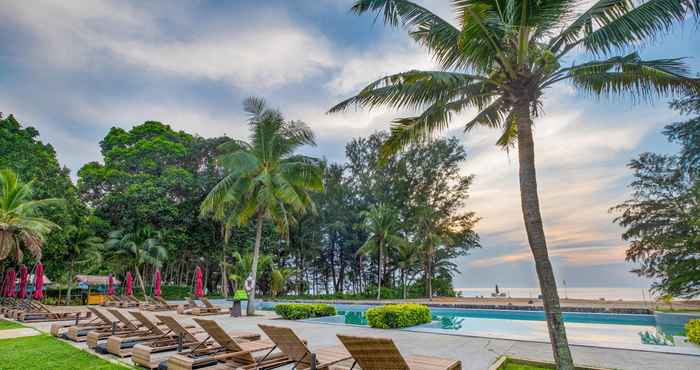 Swimming Pool D Varee Mai Khao Beach Resort, Thailand