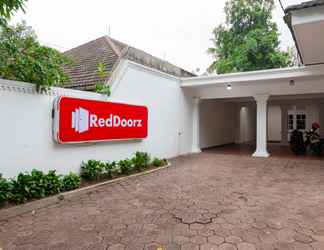 Bangunan 2 RedDoorz @ Kemang Dalam