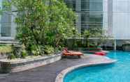 Hồ bơi 6 Apartment Mataram City By Indoroom