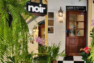 Noir Cafe And Hostel - Chinatown, Rp 789.892