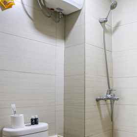 Bathroom 1 Best Deal Stylish 2BR at Gateway Pasteur Apartment By Travelio, 西爪哇 酒店