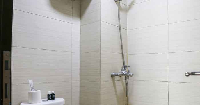 In-room Bathroom Best Deal Stylish 2BR at Gateway Pasteur Apartment By Travelio