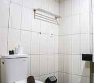 In-room Bathroom 6 Spacious Combined 2BR Dago Suites Apartment By Travelio