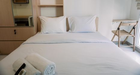 Bilik Tidur 2 Comfy and Relax Studio at Tokyo Riverside PIK 2 Apartment By Travelio