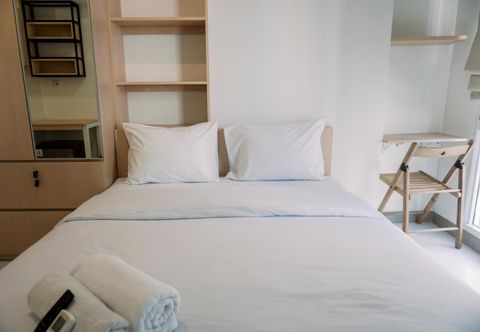 Bilik Tidur Comfy and Relax Studio at Tokyo Riverside PIK 2 Apartment By Travelio